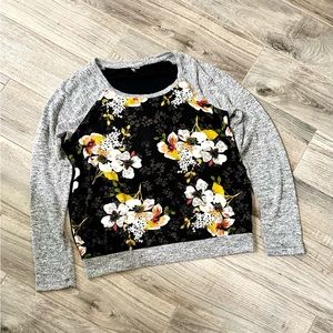 Cute women’s size medium floral long sleeve shirt.
